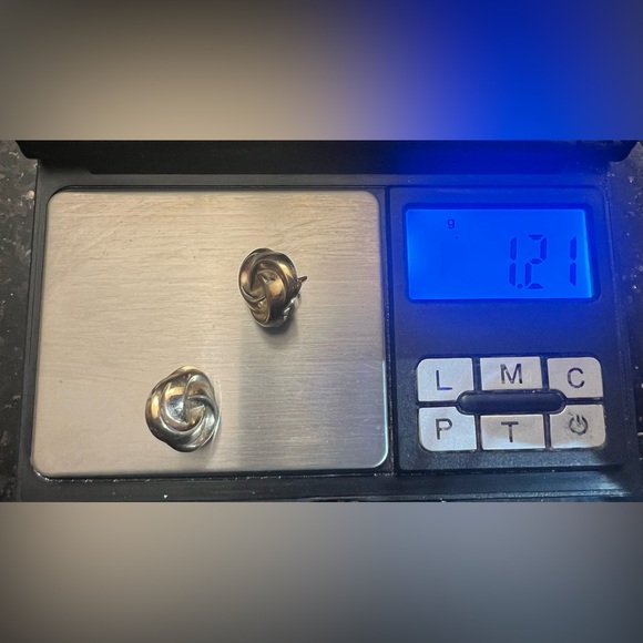 14k yellow gold earrings . - Picture 8 of 9